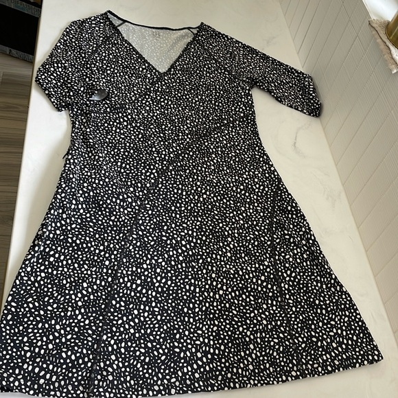 Title nine mini dress black-and-white print with zipper pocket size medium - Picture 1 of 4